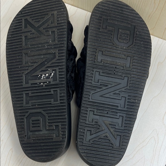 PINK Victoria's Secret Black Plush Sandals - Picture 6 of 6